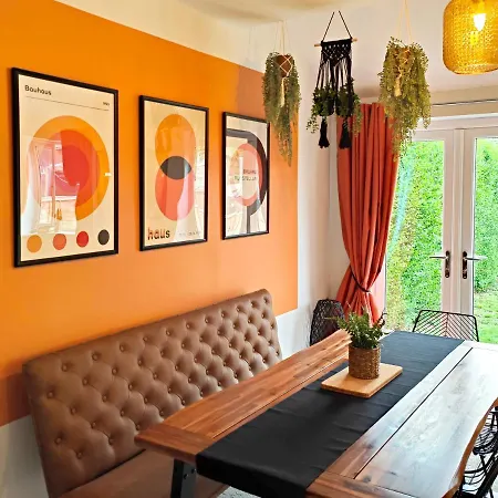 Carvetii - Phoenix House - Near Hospital, Max 8 Ppl Apartman