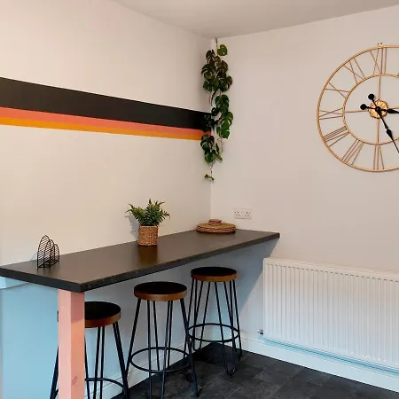 Apartman Carvetii - Phoenix House - Near Hospital, Max 8 Ppl Carlisle