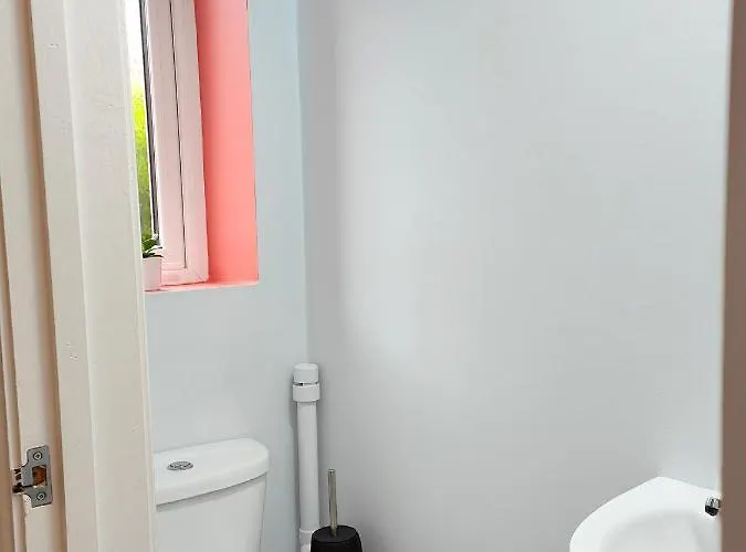 Carvetii - Phoenix House - Near Hospital, Max 8 Ppl