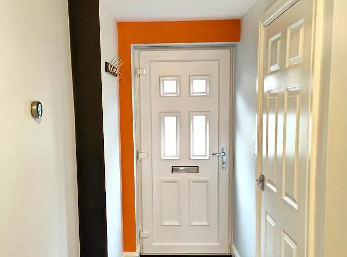 Carvetii - Phoenix House - Near Hospital, Max 8 Ppl Appartement *